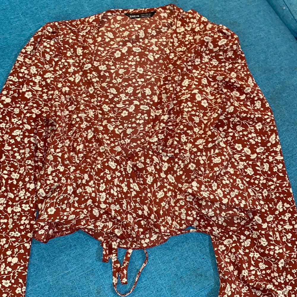 Floral long sleeve tie top